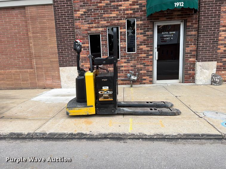 image for item FU4554 2018 Yale MPE060LFN24T2748 pallet jack
