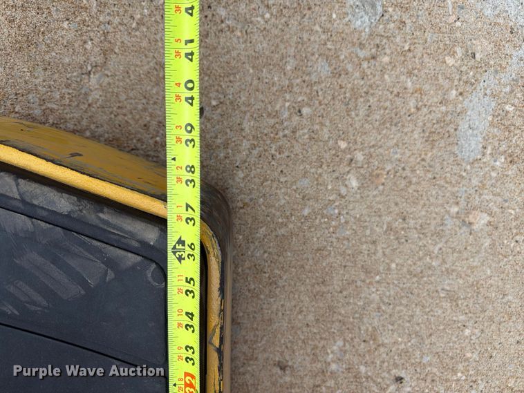 image for item FU4554 2018 Yale MPE060LFN24T2748 pallet jack