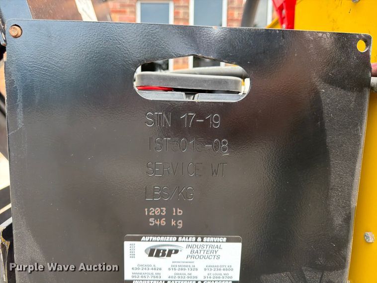image for item FU4555 2013 Yale MPE060LFN2472748 pallet jack