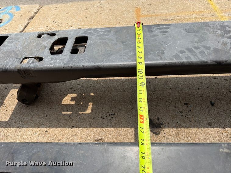image for item FU4556 2010 Yale MPE060LFN24T2748 pallet jack