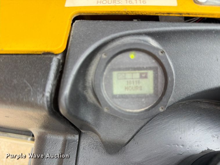 image for item FU4557 2010 Yale MPE060LFN24T2748 pallet jack