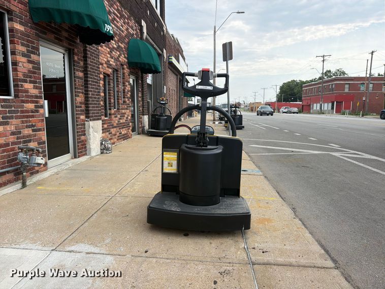 image for item FU4558 2014 Yale MPEOSOLFN242748 pallet jack