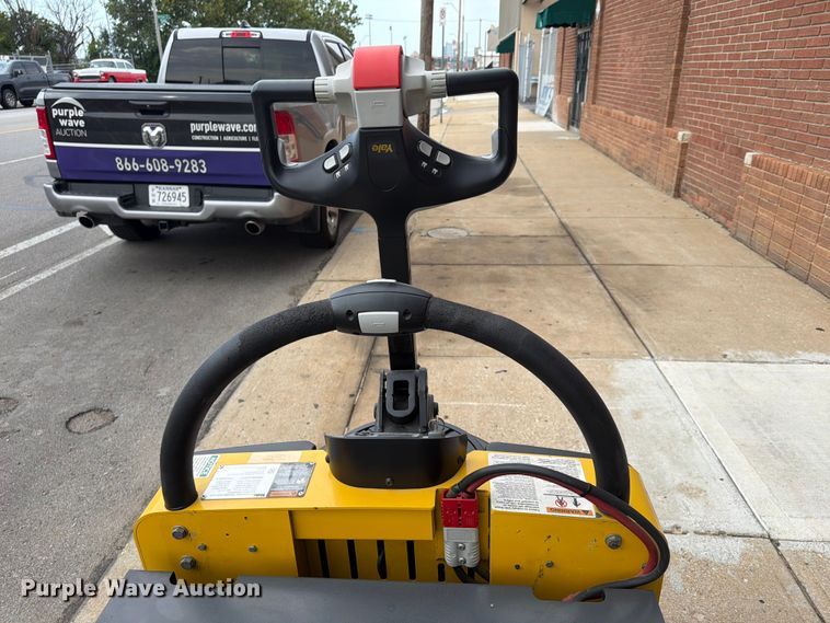 image for item FU4558 2014 Yale MPEOSOLFN242748 pallet jack