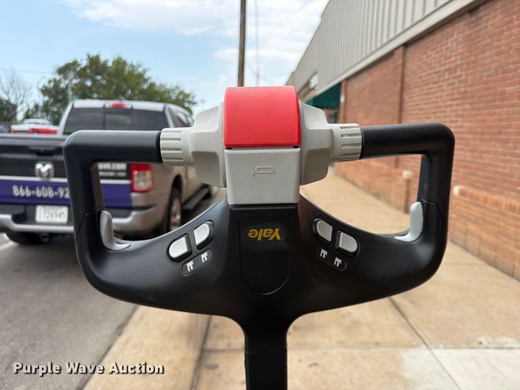 image for item FU4558 2014 Yale MPEOSOLFN242748 pallet jack