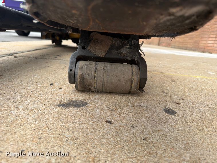 image for item FU4558 2014 Yale MPEOSOLFN242748 pallet jack