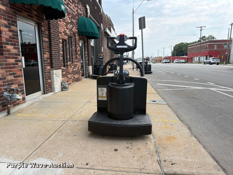 image for item FU4559 2016 Yale MPEO60LFN24T2748 pallet jack