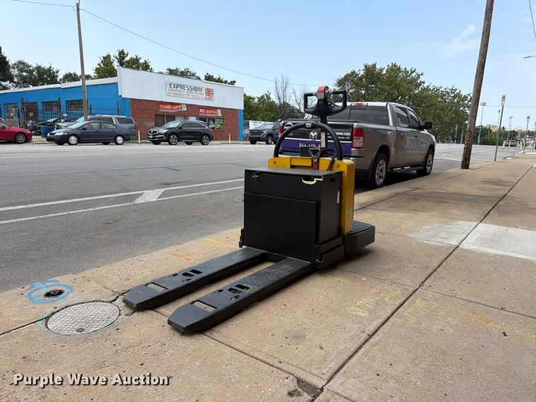 image for item FU4559 2016 Yale MPEO60LFN24T2748 pallet jack