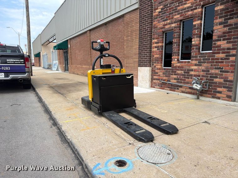 image for item FU4559 2016 Yale MPEO60LFN24T2748 pallet jack