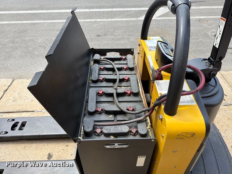 image for item FU4559 2016 Yale MPEO60LFN24T2748 pallet jack