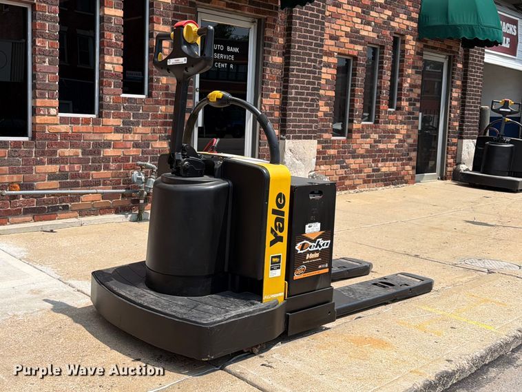 2009 Yale MPE060LFN24T2748 pallet jack