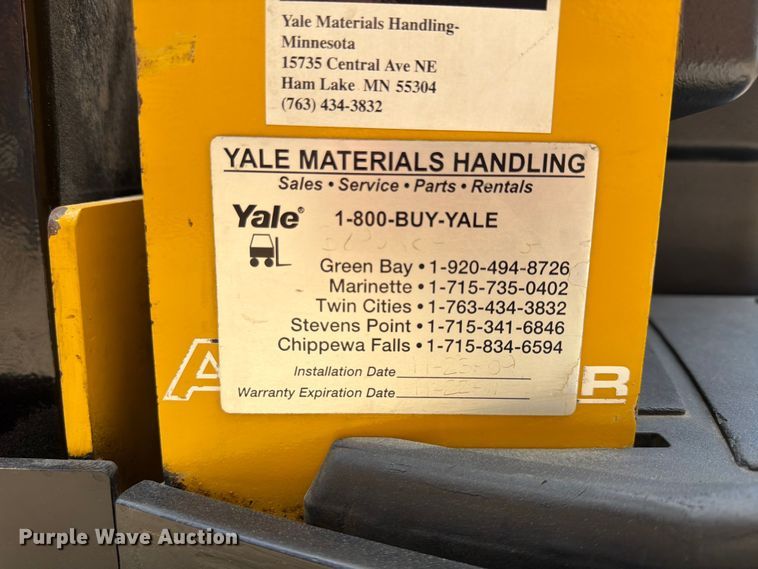 image for item FU4561 2009 Yale MPE060LFN24T2748 pallet jack