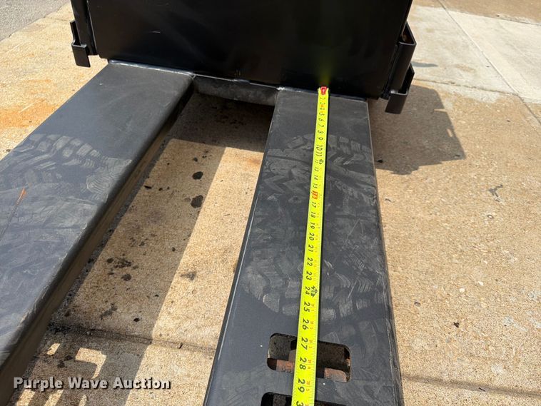 image for item FU4561 2009 Yale MPE060LFN24T2748 pallet jack