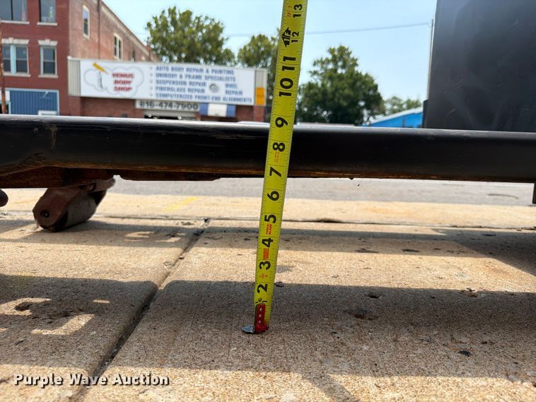 image for item FU4561 2009 Yale MPE060LFN24T2748 pallet jack