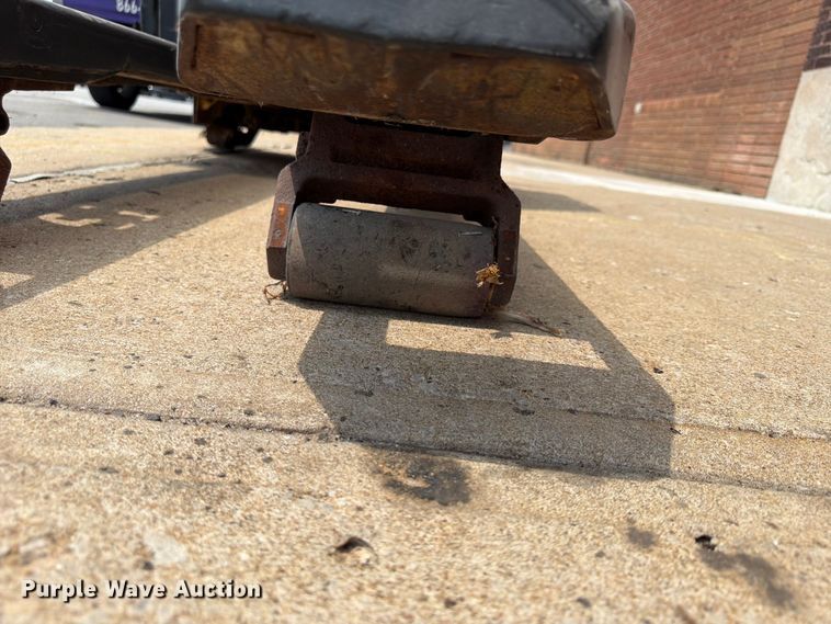 image for item FU4561 2009 Yale MPE060LFN24T2748 pallet jack