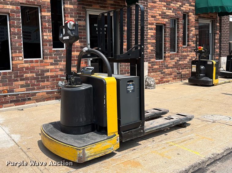 2021 Yale MPE060LFN24T2748 pallet jack