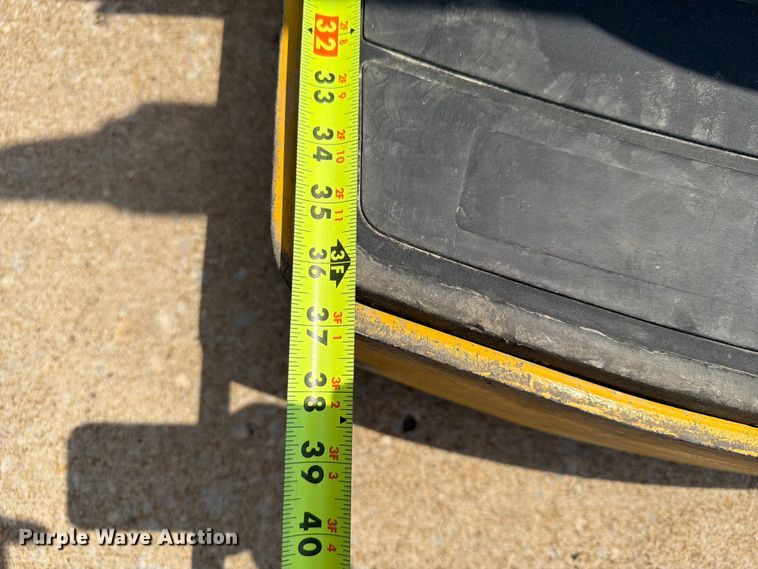 image for item FU4562 2021 Yale MPE060LFN24T2748 pallet jack