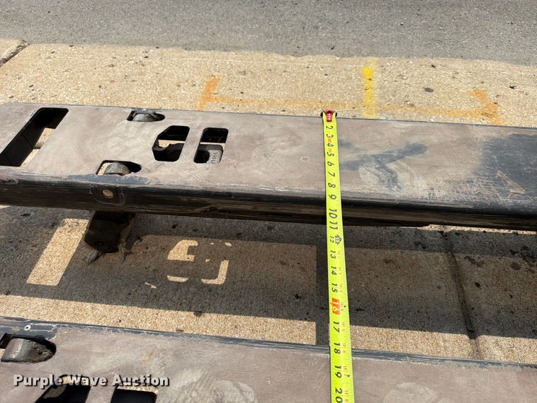 image for item FU4562 2021 Yale MPE060LFN24T2748 pallet jack