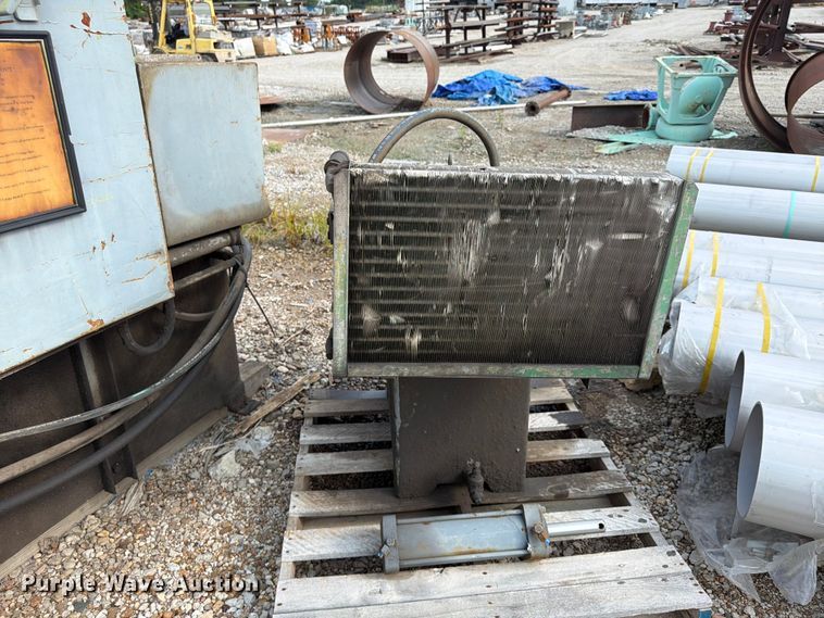 image for item FU4563 (2) DoAll bandsaws