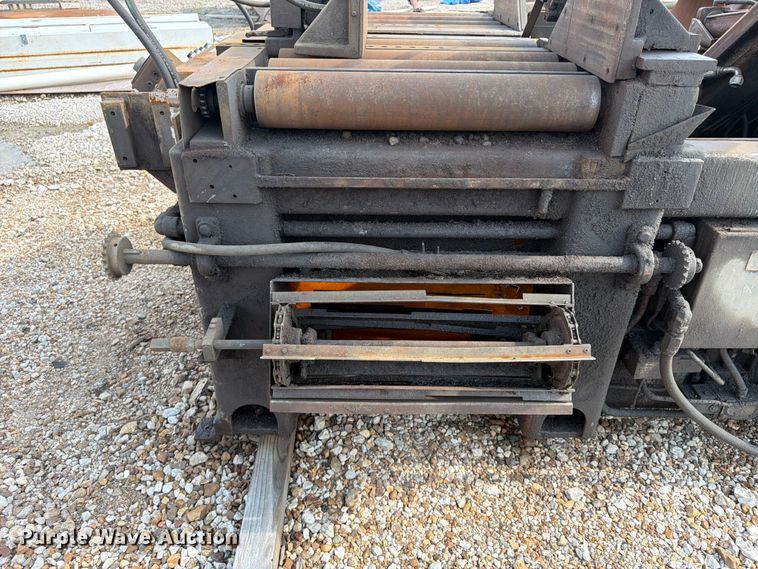 image for item FU4563 (2) DoAll bandsaws