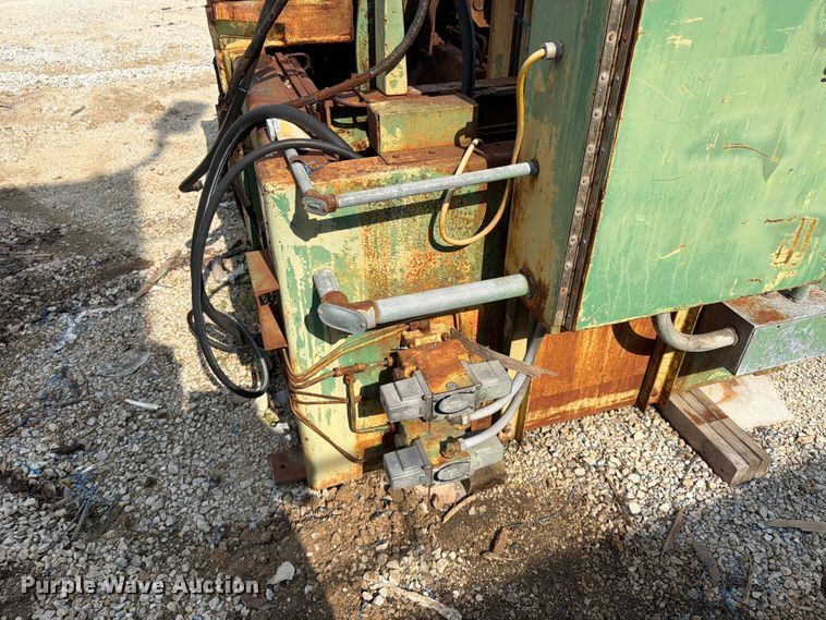 image for item FU4563 (2) DoAll bandsaws