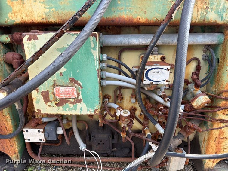 image for item FU4563 (2) DoAll bandsaws