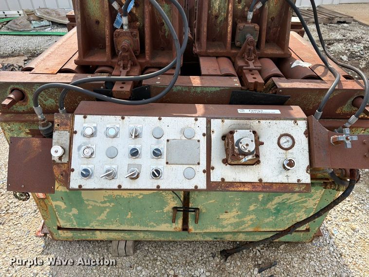 image for item FU4563 (2) DoAll bandsaws