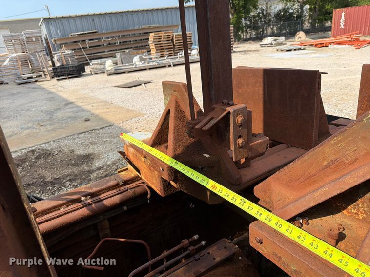 image for item FU4563 (2) DoAll bandsaws