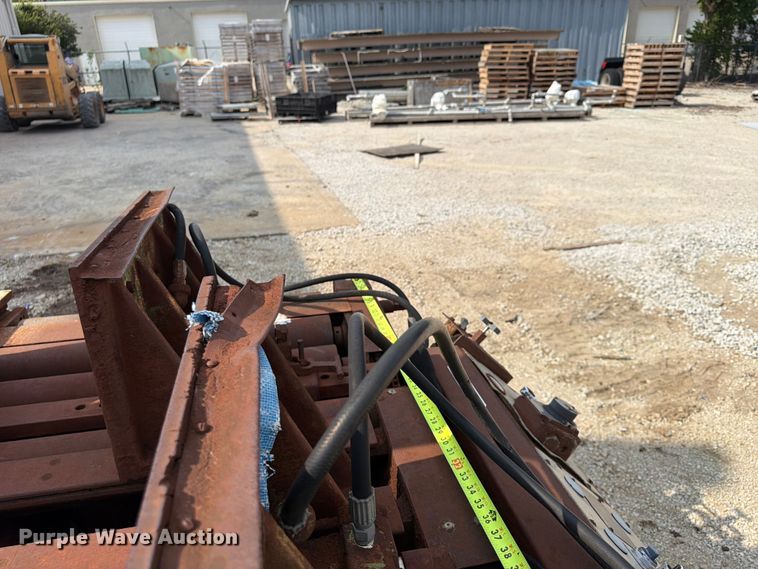 image for item FU4563 (2) DoAll bandsaws