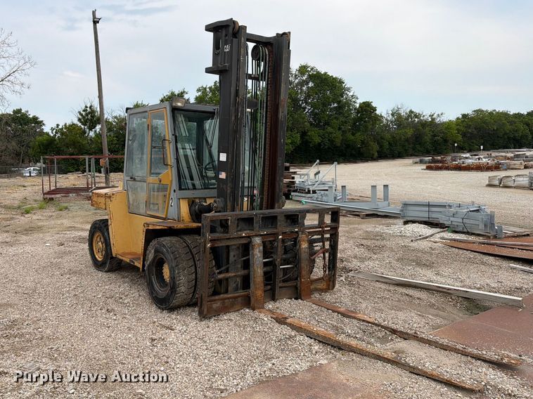 image for item FU4566 Caterpillar DP70 forklift