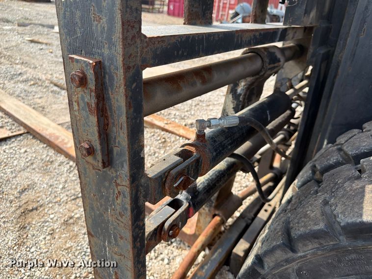 image for item FU4566 Caterpillar DP70 forklift