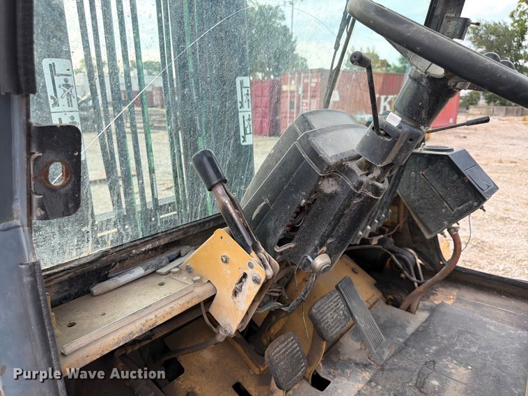 image for item FU4566 Caterpillar DP70 forklift