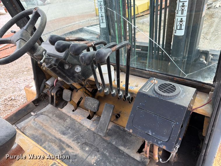 image for item FU4566 Caterpillar DP70 forklift