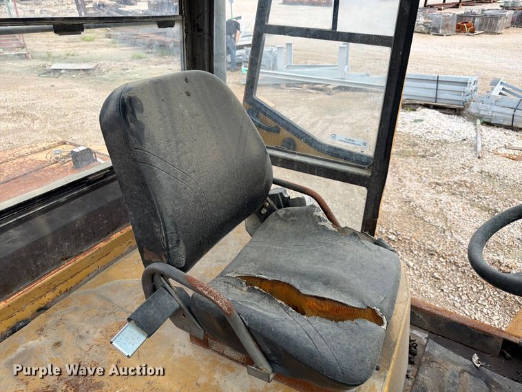 image for item FU4566 Caterpillar DP70 forklift