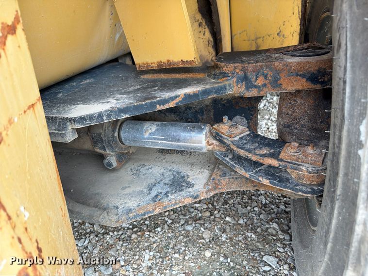 image for item FU4566 Caterpillar DP70 forklift