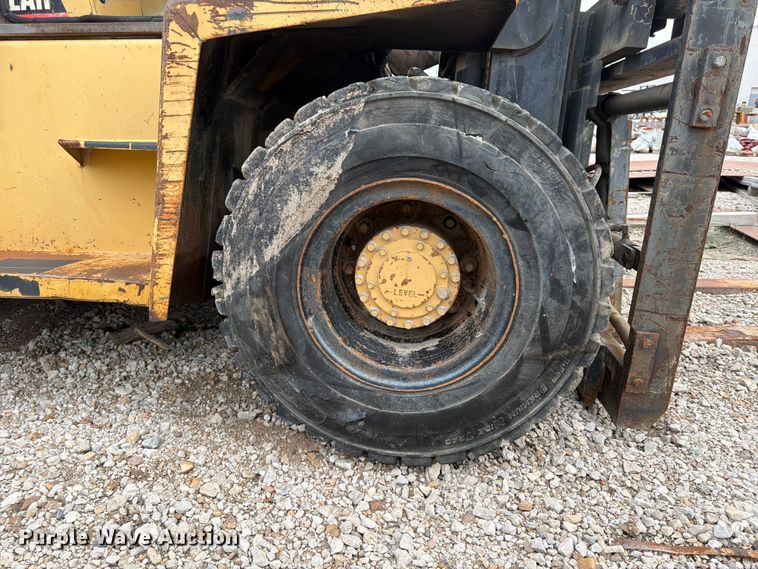 image for item FU4566 Caterpillar DP70 forklift