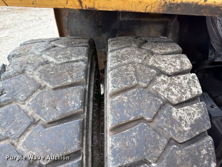 image for item FU4566 Caterpillar DP70 forklift