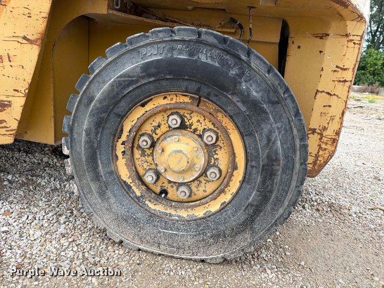 image for item FU4566 Caterpillar DP70 forklift