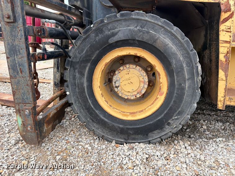 image for item FU4566 Caterpillar DP70 forklift