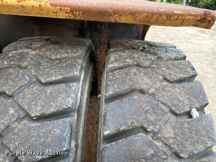 image for item FU4566 Caterpillar DP70 forklift