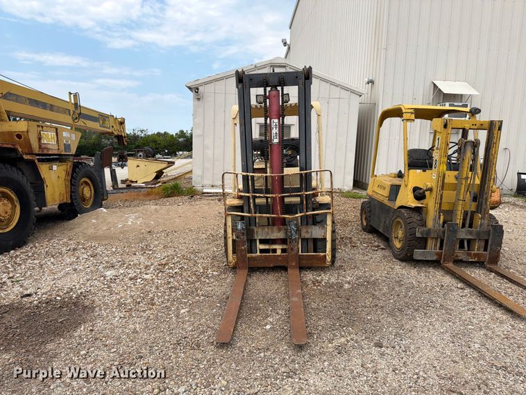 image for item FU4569 Hyster forklift