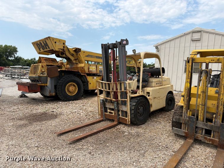 image for item FU4569 Hyster forklift