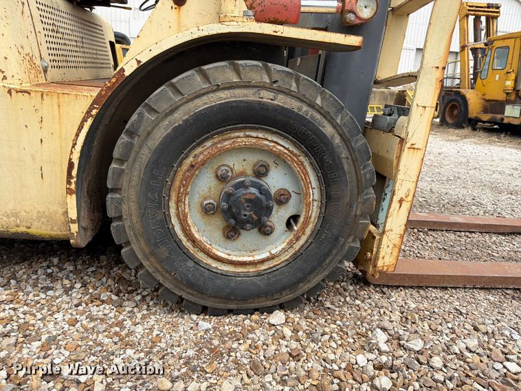 image for item FU4569 Hyster forklift