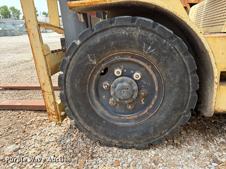 image for item FU4569 Hyster forklift