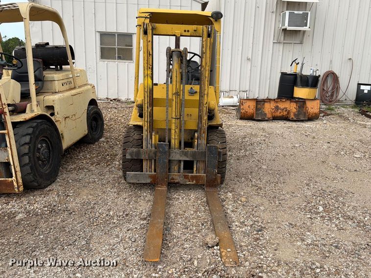 image for item FU4570 Hyster forklift