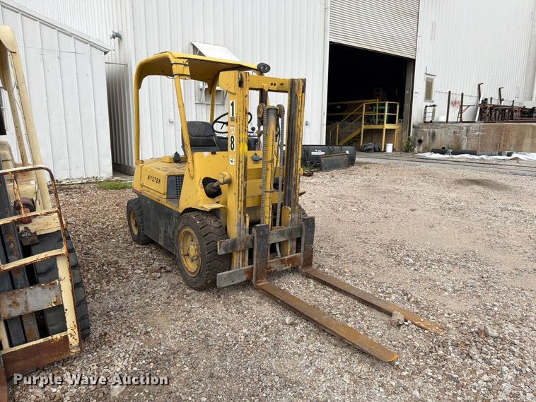 image for item FU4570 Hyster forklift