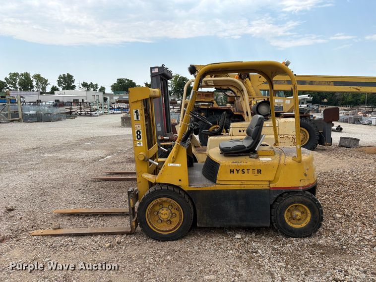 image for item FU4570 Hyster forklift