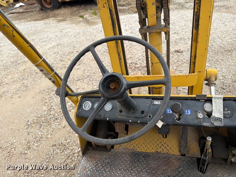 image for item FU4570 Hyster forklift