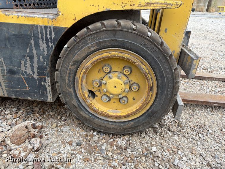 image for item FU4570 Hyster forklift