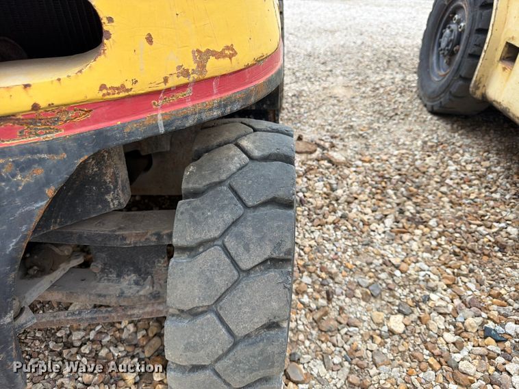 image for item FU4570 Hyster forklift