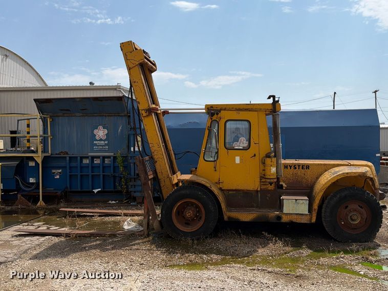 image for item FU4571 1993 Hyster H225E forklift